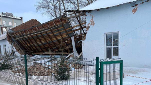 Трещины с 2019-го, обрушение в 2025-м: глава СК дал указание по делу о спортшколе в Новосибирской области