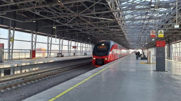 Поломка одного электропоезда оставила пассажиров шести составов в ожидании до полуночи под Новосибирском