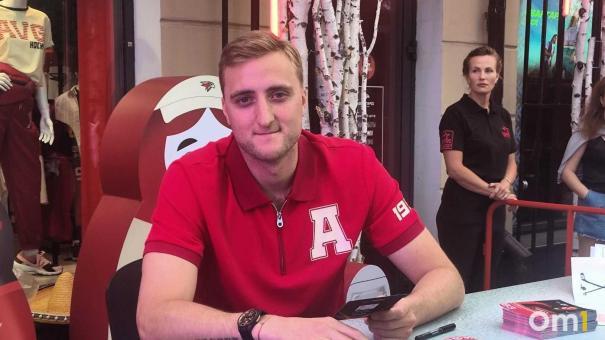 Тренер «Авангарда» Буше заявил, что в матче с «Ак Барсом» хоккеиста атаковало привидение