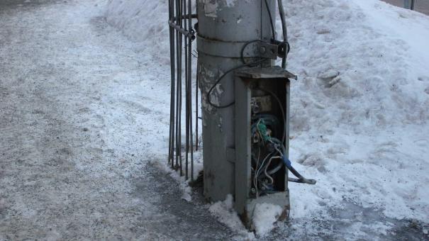 «Россети Новосибирск» выявили 35 тысяч незаконных подключений на опорах ЛЭП в 2025 году
