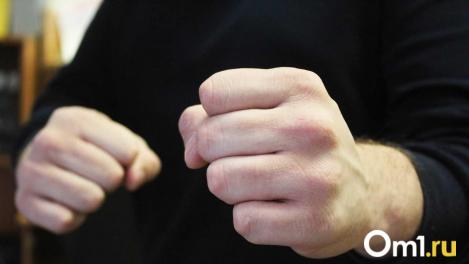 «Неоднократно обращался в полицию»: в Новосибирске кинолог ИК-18 расстрелял соседей