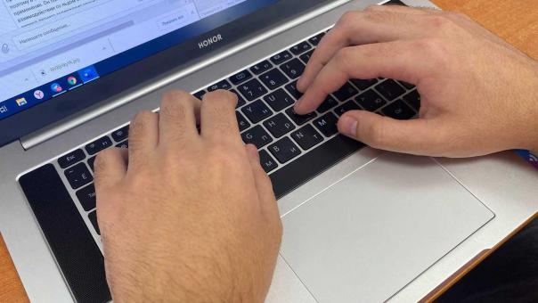 Жители Сибири массово жалуются на сбои интернета и спутникового ТВ
