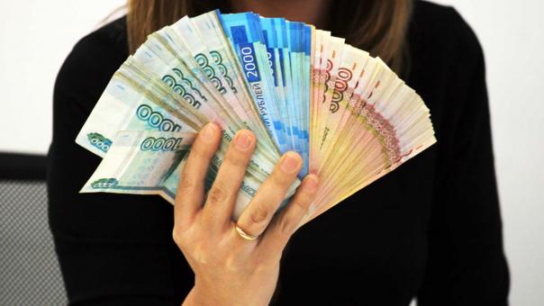 Новосибирские руководительницы получают самую высокую з/п в СФО