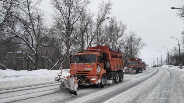 Коммунальные службы за трое суток вывезли с улиц Новосибирска более 60 тысяч кубометров снега