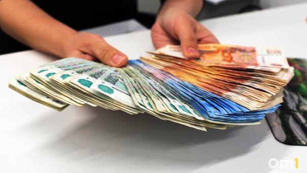 Мошенников обязали вернуть омской пенсионерке более 4 миллионов рублей
