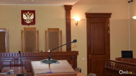 Жительница Омской области запретила соседу пользоваться канализацией