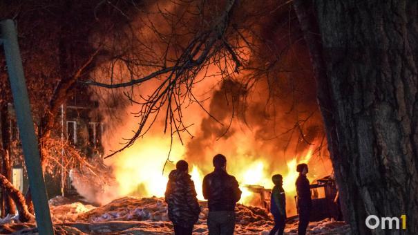 100 термических точек за сутки: в Новосибирской области жгут траву, а синоптики обещают высокую пожароопасность