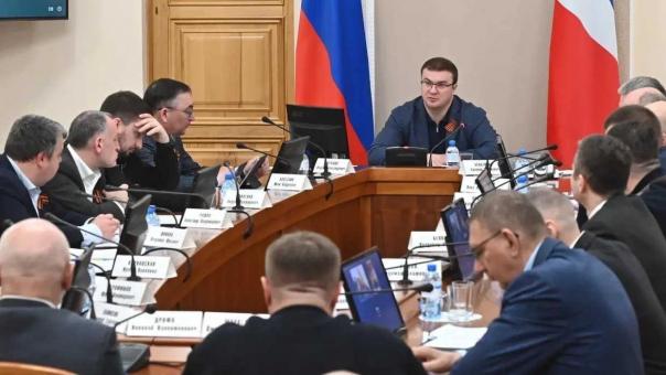 В Омске губернатор потребовал от подрядчиков жёсткого контроля качества и сроков