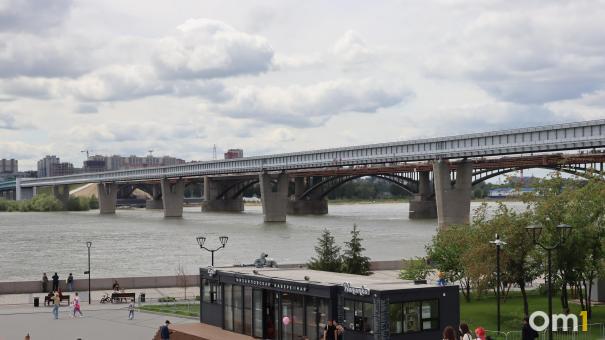 Летнее тепло пришло в Новосибирск, но синоптики предупреждают о резких перепадах температуры до +25°C