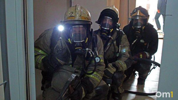 В Тогучине загорелся дом многодетной семьи: пятерых детей эвакуировали до приезда пожарных