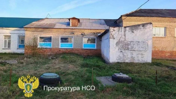 Обрушение в спортшколе Новосибирской области: подвесные потолки монтировали за семь лет до ЧП, а кровлю ремонтировали за год