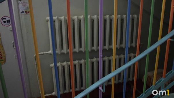 В Новосибирске временно вернули тепло в 92 социальных учреждения: детские сады, школы и больницы снова отапливаются