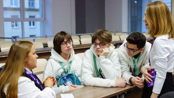 ГК «Титан» и CASE-IN определили финалистов Международного инженерного чемпионата среди школьников