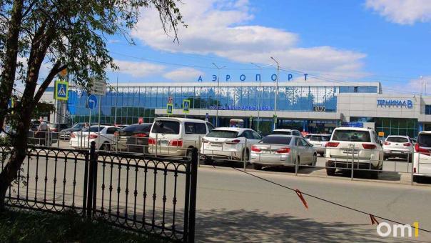 В Омском аэропорту задержали пять рейсов — один более чем на пять часов