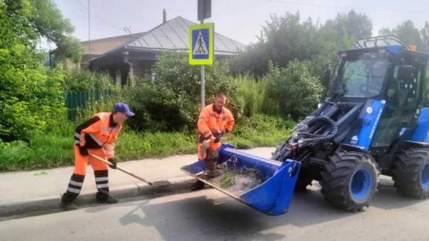 Новосибирск отмывают до блеска: почти 2 тысячи кубометров мусора и 8 027 км дорог за неделю