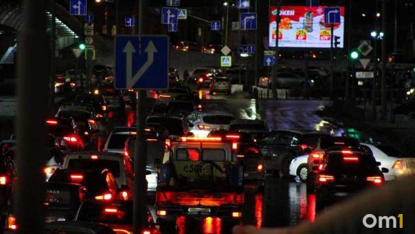 Новосибирск встал в семибалльных пробках вечером 11 августа
