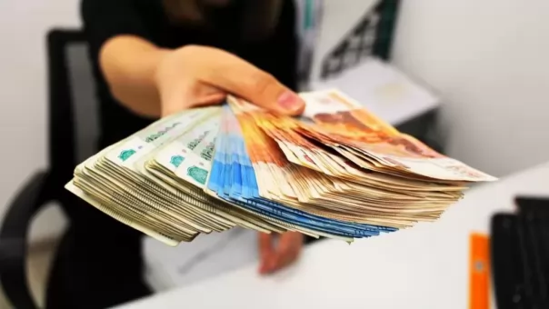 Новосибирцы назвали желаемый МРОТ в 55 400 рублей — в два раза выше федерального