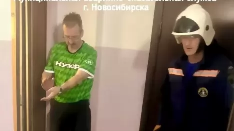 Курьеру зажало руку в лифте на улице Немировича-Данченко в Новосибирске
