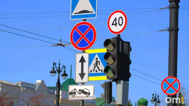 Светофоры Омска объединят в единую сеть ради управления движением
