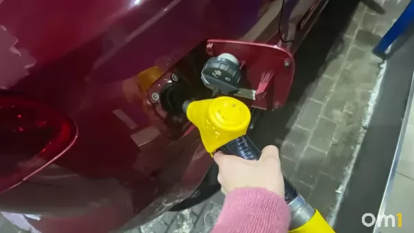 Бензин АИ-98 в Омске подорожал до 87,70 рубля: это второе повышение цен за месяц