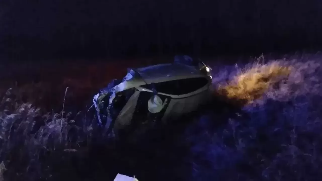 Уходил от погони ДПС: на трассе Тюмень — Омск водитель легковушки погиб после столкновения с фурой