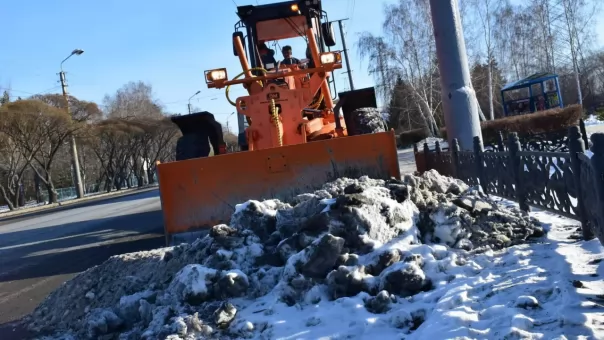 В Омске закупят новую технику для уборки дорог