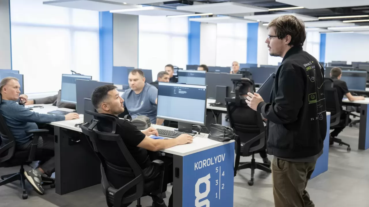 На Омском НПЗ 50 сотрудников станут цифровыми наставниками