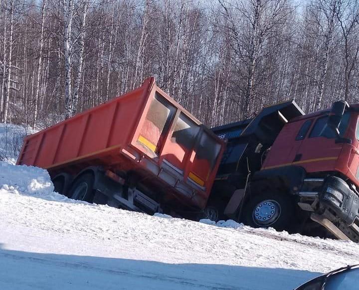 На трассе Омск — Муромцево случилась массовая авария с пассажирским автобусом: есть жертва
