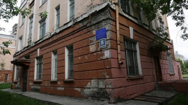 Нового подрядчика на реконструкцию школы №57 начали искать в Новосибирске
