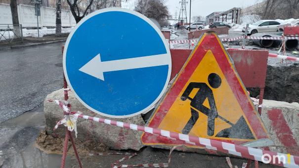 Курсанта МВД спасли из глубокой ямы с водой в Омске