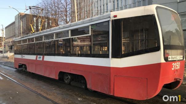 В центре Омска полностью перекроют важный перекрёсток. Как поедет транспорт?