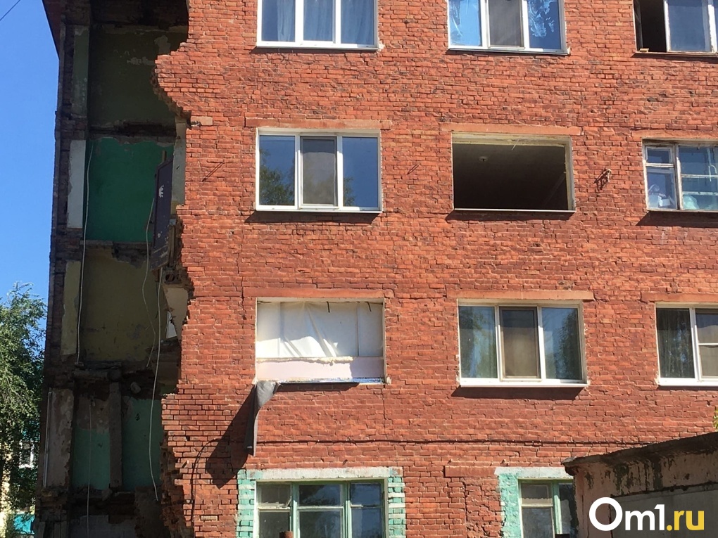 В Омске спустя две недели дом на 20 Партсъезда официально признали аварийным