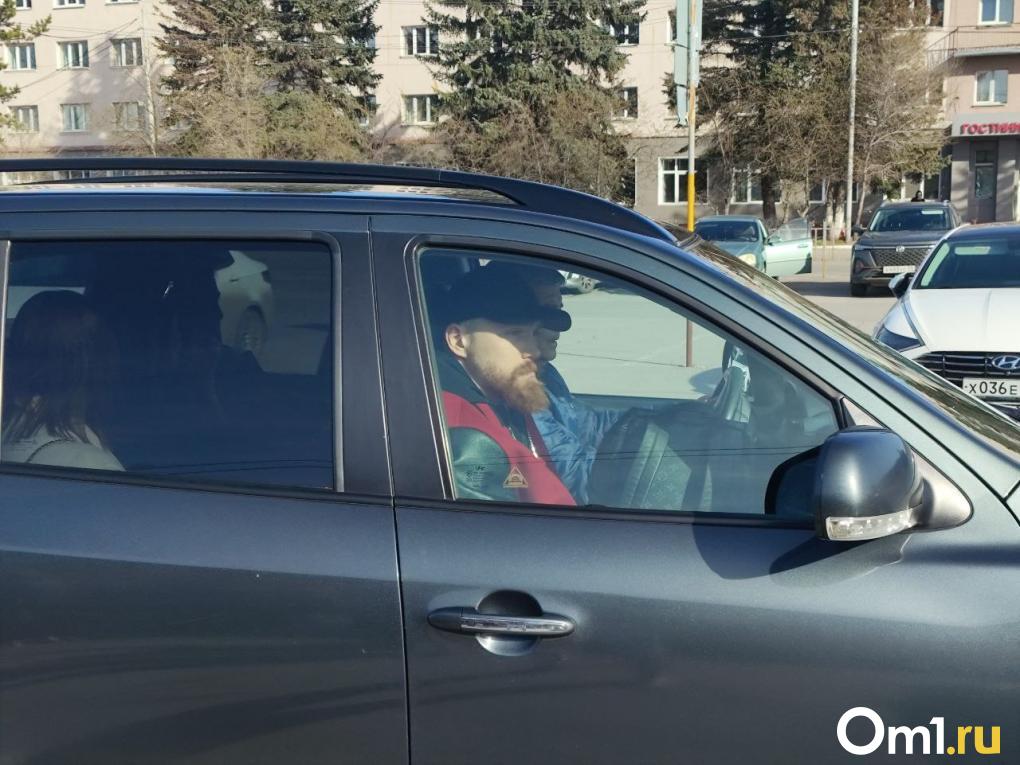 Приветствовали как рок-звёзд: омичи встретили в аэропорту хоккеистов «Авангарда»
