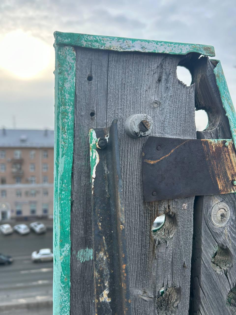 Подгнившая Радость: как выглядела знаменитая вывеска перед демонтажом