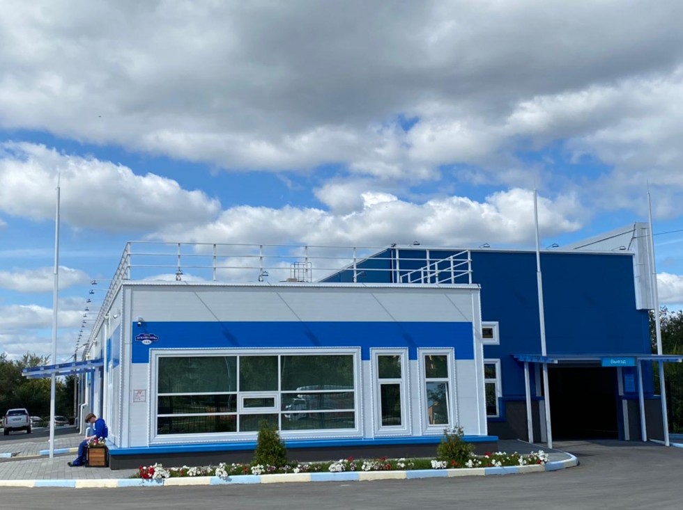 В Омске открыли новую автомойку по принципу «пять минут — и готово»