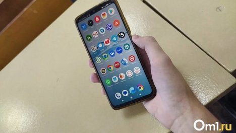 В Омске женщина по просьбе незнакомца по телефону потеряла почти 200 тысяч рублей