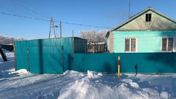 Выживший после резни под Омском мальчик может остаться без жилья