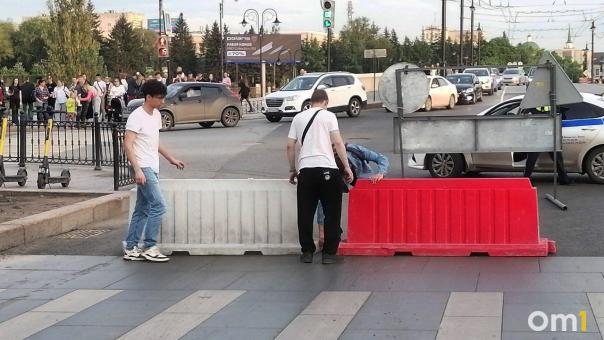 В Омске Любинский проспект перекрыли на выходные