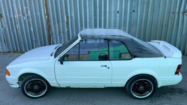 Редкий автомобиль Ford Escort Cabrio 1983 года в Новосибирске: кабриолет дешевле «Жигулей»
