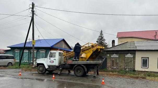 Для специалистов «Омскэлектро» нет плохой погоды: аварии устраняют в любых условиях