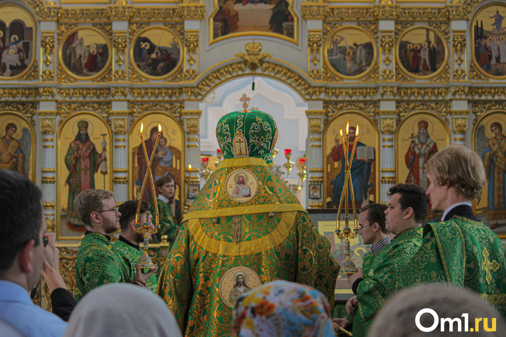 Сотни верующих омичей поклонились мощам преподобного Сергия Радонежского. ФОТО