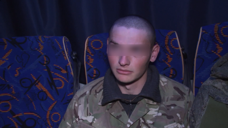 «Били, забивали до смерти». Освобождённый из плена омич рассказал о жестоких украинских военных