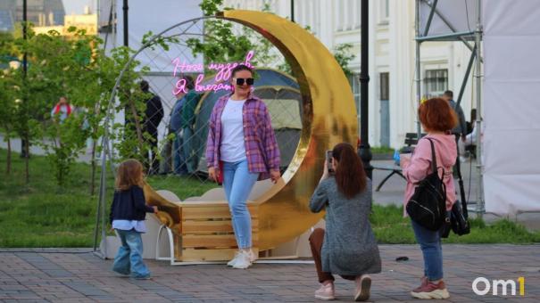 «Бар Кощея», эротика и выстрел из пушки: сказочная «Ночь музеев» в Омске