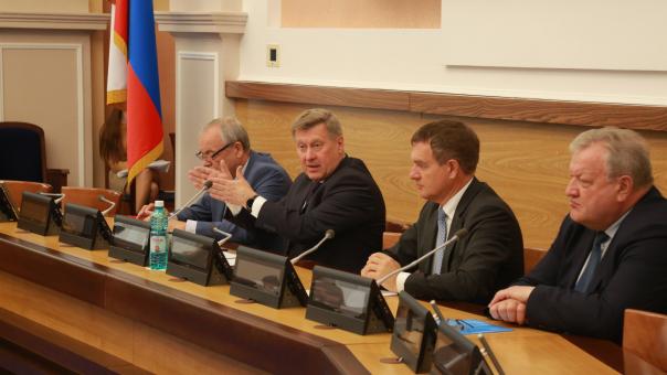 Анатолий Локоть поручил увеличить объем средств на поддержку молодых ученых из Новосибирска