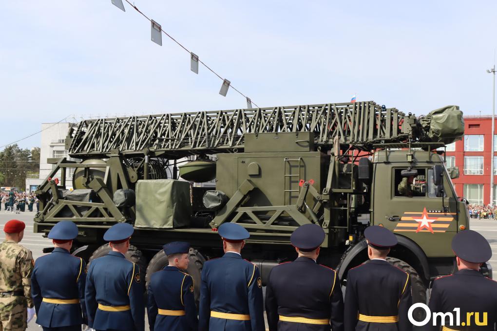 2 500 военных и 30 единиц техники: Новосибирск отметил 80-летие Великой Победы