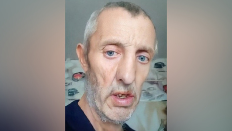 Пропал по дороге из больницы: в Новосибирской области ищут 49-летнего мужчину в камуфляжной куртке