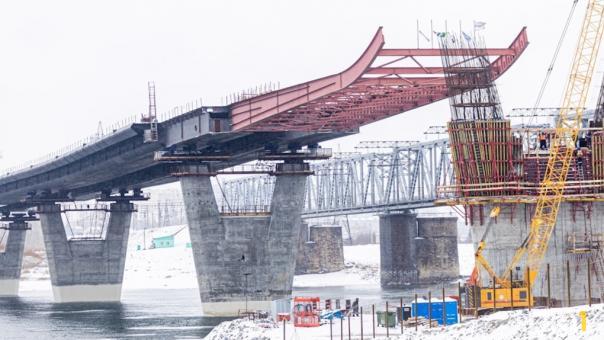 Рабочий насмерть разбился на стройке четвёртого моста в Новосибирске