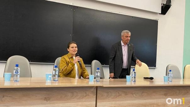 Космонавт Анна Кикина оценила новый терминал аэропорта «Толмачёво» в Новосибирске