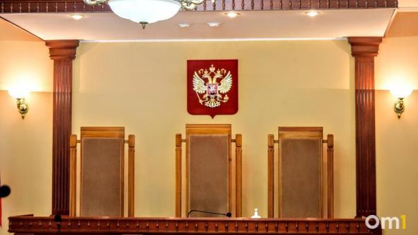Угрожал убийством: в Омске будут судить мужчину, который жестоко избил бывшую сожительницу