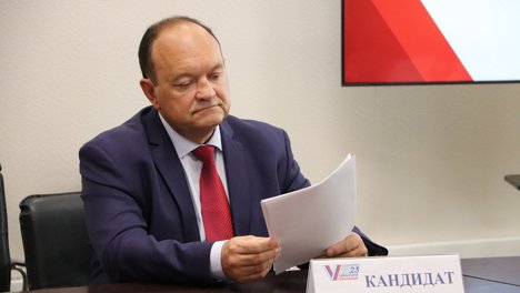 Кандидат на выборы губернатора Новосибирской области от СРЗП подал документы для регистрации